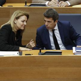El 'president' de la Generalitat, Carlos Mazón, y la vicepresidenta y ahora también portavoz, Susana Camarero, durante el pleno del 29 de octubre de 2024.