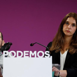 El secretario de Organización y Acción de Gobierno de Podemos, Pablo Echenique, durante la rueda de prensa ofrecida este lunes junto a la secretaria de Participación de la formación, Noelia Vera, este lunes en la sede del partido. EFE/Zipi