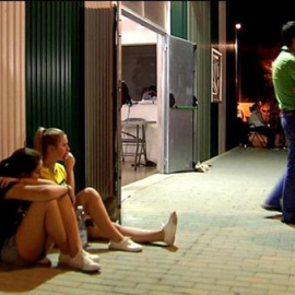 Un incendio obliga a desalojar a 1.400 personas en Valencia