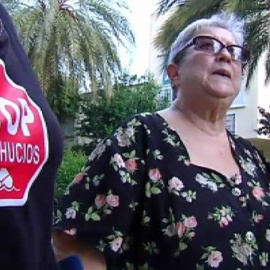 Movilización de la PAH para impedir el desahucio de una mujer discapacitada