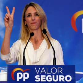 La cabeza de lista del PP al Congreso por Barcelona, Cayetana Álvarez de Toledo, interviene en el inicio de campaña para las elecciones generales del 28 de Abril. EFE/Quique García