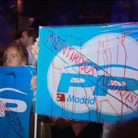 Las asociaciones provida se manifiestan ante la sede nacional del PP