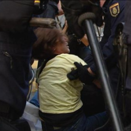 La Policía carga contra una nueva marcha de la Coordinadora 25S