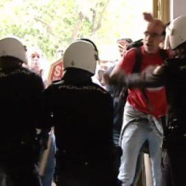 Stop desahucios no logra paralizar el desahucio de una mujer sola