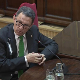 Captura de la señal del Tribunal Supremo con la declaración del jefe de la Guardia Civil en Cataluña el 1-O, Ángel Gozalo, que ha acusado a los Mossos d'Esquadra de hacer ese día seguimientos a sus unidades y de oponer resistencia cuando iban a inter