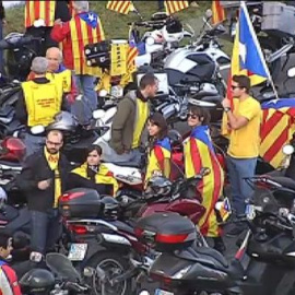 Centenares de motoristas juntos por la independencia en Montmeló