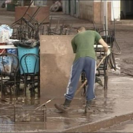 Los vecinos de Tenerife afrontan las huellas del temporal