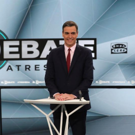 El líder del PSOE, Pedro Sánchez antes del inicio del segundo debate electoral a cuatro en Atresmedia de los candidatos a presidir el Gobierno de España tras las elecciones del 28-A. EFE/JuanJo Martín