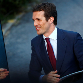 El líder del PP, Pablo Casado a su llegada a las instalaciones de Atresmedia para participar en el segundo debate electoral a cuatro. REUTERS/Juan Medina