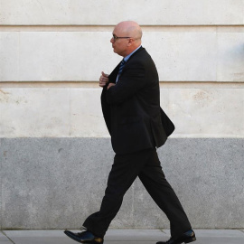 El jefe de Planificación de los Mossos, Emili Quevedo, a su llegada este lunes al Tribunal Supremo de Madrid para testificar en una sesión que inaugura la quinta semana del juicio a la cúpula del 'procés' . EFE/J.P. Gandúl