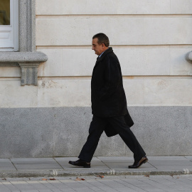 11/03/2019.- El comisario de los Mossos Manel Castellví a su llegada este lunes al Tribunal Supremo de Madrid para testificar en una sesión que inaugura la quinta semana del juicio a la cúpula del 'procés' . EFE/J.P. Gandúl