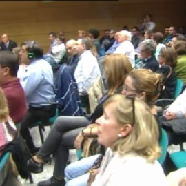 El alcalde de Collado Villalba abre el pleno con abucheos y gritos de dimisión