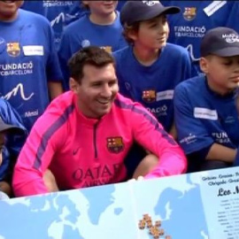 Messi cumple el sueño de 30 niños enfermos