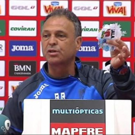 Caparrós, indignado por la publicación de un titular en un diario