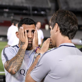 El futbolista Carlos Tevez tras la suspensión de la vuelta de la final de la copa Libertadores./ EFE