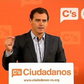 Rivera: "Le pedimos a PP y a PSOE que dejen de contentar a los separatistas y piensen en los demás catalanes y españoles"