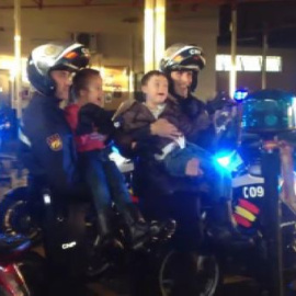 Policías solidarios