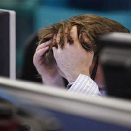 Imagen de archivo un trabajador con estrés/Reuters