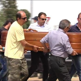 Queda instalada la capilla ardiente con los restos de los cuatro jóvenes vecinos de Monterrubio de la Serna