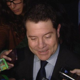 García-Page dice que les tocó "asumir el marrón" del contrato para la recogida de basuras