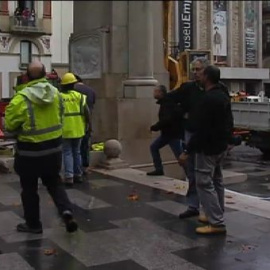 Intensas lluvias provocan un socavón en la rambla de Figueras