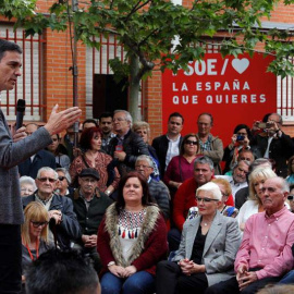 El presidente del Gobierno y candidato del PSOE para las elecciones del 28 de abril, Pedro Sánchez, durante un acto de campaña electoral. (BALLESTEROS | EFE)