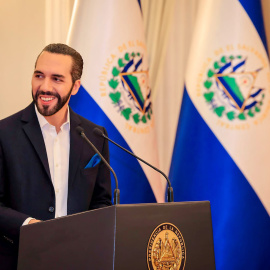 El presidente de El Salvador, Nayib Bukele, habla durante una transmisión en una cadena nacional de televisión, a 16 de septiembre de 2022.