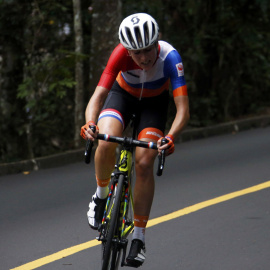 Escalofriante caída de la ciclista holandesa Annemiek van Vleuten en los Juegos de Río