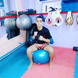 Ayub Mabruk, tres veces campeón de kick-boxing en Marruecos, en una foto de su muro de Facebook.