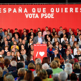 El presidente del Gobierno y candidato socialista, Pedro Sánchez, participa en un mitin en Gijón. EFE/ J. L. Cereijido