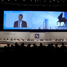 El consejero delegado de Deutsche Bank, Christian Sewing, durante la junta de accionistas del banco germani en Fráncfort. REUTERS/Kai Pfaffenbach
