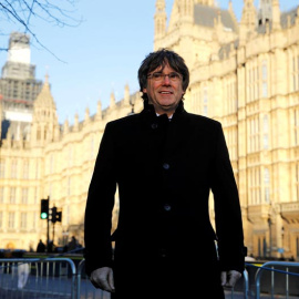 Carles Puigdemont en una imagen de archivo de diciembre de 2018 en Londres. (PHIL NOBLE | REUTERS)