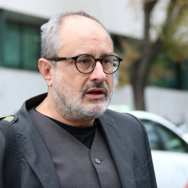 L'exdiputat de la CUP al Parlament Antonio Baños abans de declarar als jutjats penals de Madrid.