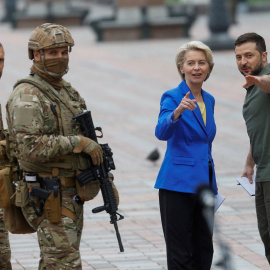 La presidenta de la Comisión Europea, Ursula Von der Leyen, junto al presidente de Ucrania, Volodímir Zelenski, en una imagen de archivo
