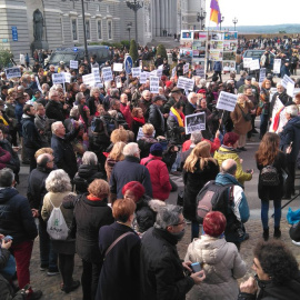 La plaza de la Catedral de la Almudena durante la concentración.