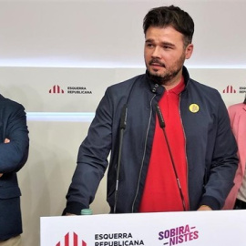 Gabriel Rufián amb Marta Vilalta i Joan Josep Nuet valorant els resultats del 28-A. EUROPA PRESS.