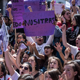 La manifestación frente al Ministerio de Justicia, en Madrid, contra la sentencia a 'La Manada'.-JAIRO VARGAS