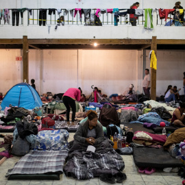Un refugio temporal de la ciudad Tijuana donde duermen los migrantes - REUTERS/Alkis Konstantinidis