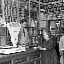 Los ultramarinos, un símbolo del pequeño comercio. EFE