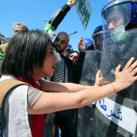 Manifestación del Primero de Mayo en Alger (Algeria). / RAMZI BOUDINA (REUTERS)
