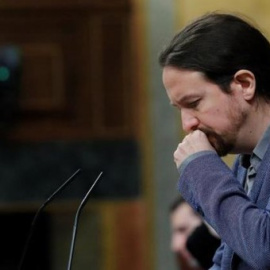 El líder de Podemos, Pablo Iglesias, llega al Congreso en una jornada en la que el presidente del Gobierno, Pedro Sánchez, comparece ante el pleno para hablar de la situación en Catalunya. EFE/Zipi