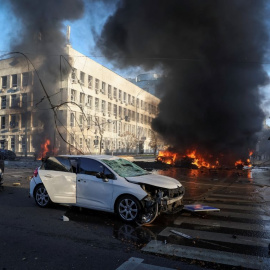 Coches ardiendo en Kiev
