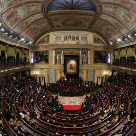 Vista general del hemiciclo del Congreso de los Diputados, durante el discurso del Rey Felipe VI, en la solemne conmemoración del 40 aniversario de la Constitución. EFE/Zipi