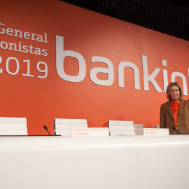 El presidente de Bankinter, Pedro Guerrero, y la consejera delegada, María Dolores Dancausa, al comienzo de la junta de accionistas del banco.