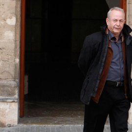 El juez José Castro, saliendo de los Juzgados de Palma. REUTERS