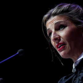  La vicepresidenta segunda y ministra de Trabajo y Economía Social, Yolanda Díaz, pronuncia un discurso durante el Congreso confederal del sindicato Comisiones Obreras (CCOO) este sábado en el hotel Auditorium de Madrid.- EFE/Mariscal