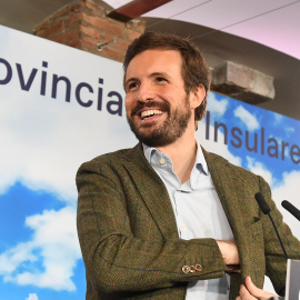 El presidente del Partido Popular, Pablo Casado (c), da un discurso en el Encuentro de presidentes provinciales e insulares del PP, celebrado este sábado en León.- EFE/J. Casares