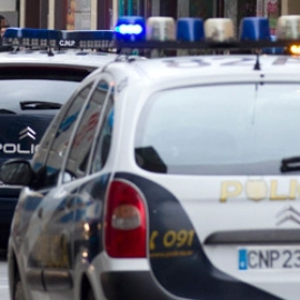 Agentes de la Policía Nacional han liberado en Huelva a una chica de 16 años que fue vendida por sus padres - EFE