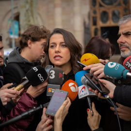 La líder de Ciudadanos en Cataluña, Inés Arrimadas, en declaraciones a los medios ante el Tribunal Superior de Justicia de Cataluña (TSJC) - Carlos Carrizosa/ Europa Press