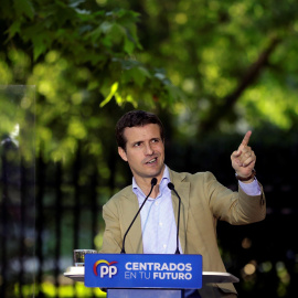 14/05/2019.- El presidente del PP, Pablo Casado, participa en un acto electoral en el Parque de Abastos de Aranjuez. EFE/ Juanjo Martín